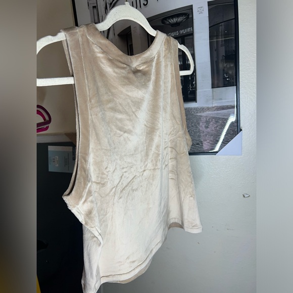 3 Crop top bundle - Picture 2 of 7